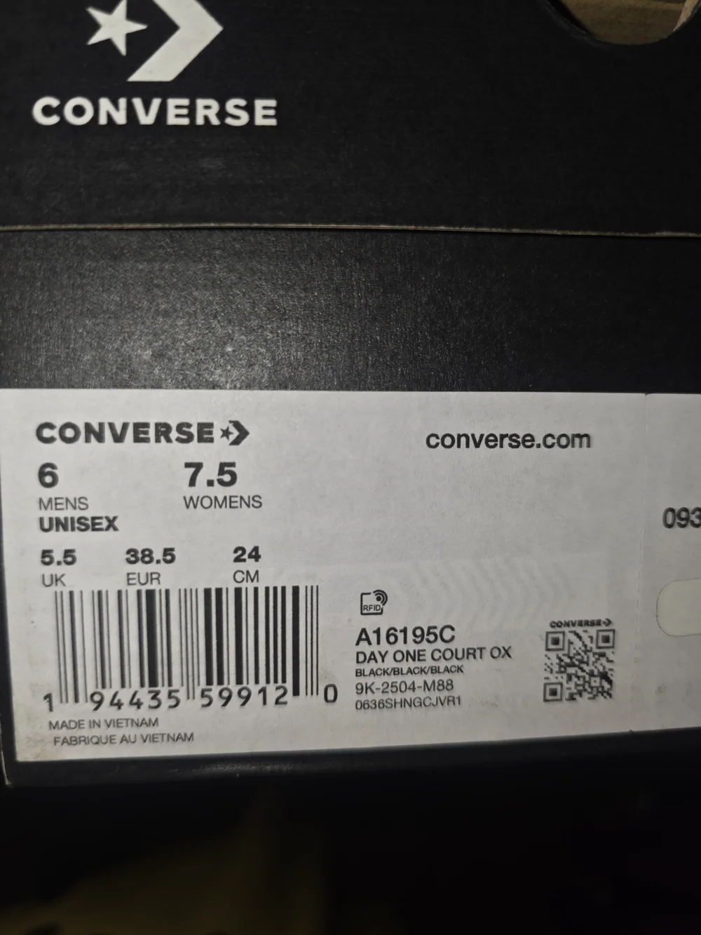 Black Converse Sneakers Unisex Mens 6/youth Boy 6/Womens 7.5